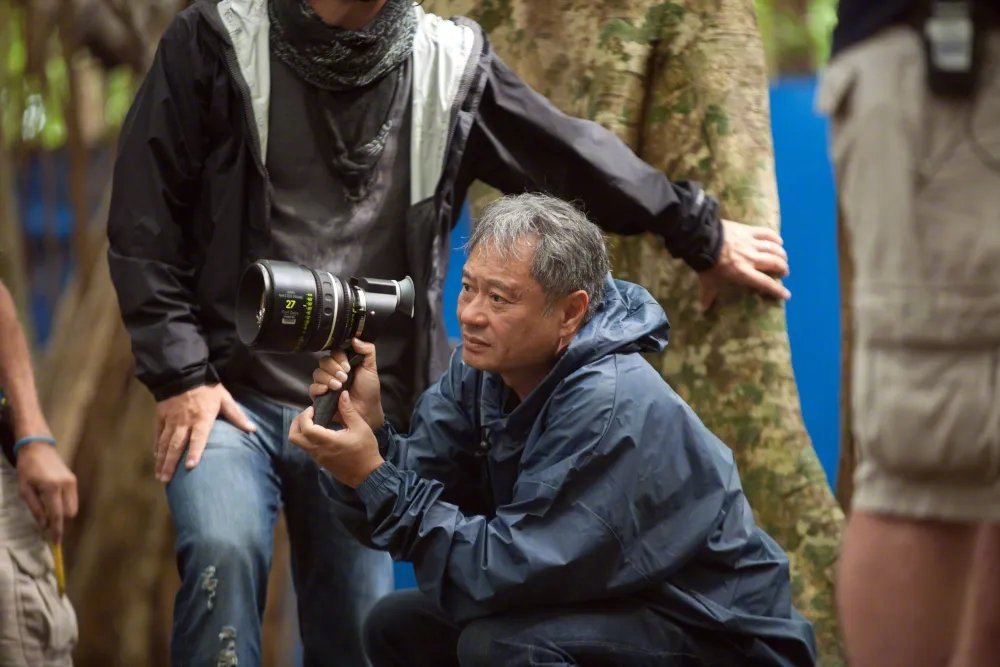 李安新片金山杀青李安新电影《金山》的剧组工作人员陆续在社媒上晒照透露该片已在美国