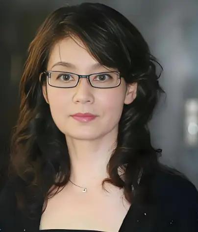 潘虹缓缓说道：“如今我已步入古稀之年，72岁的我每日还要在凌晨三四点便需从睡梦中
