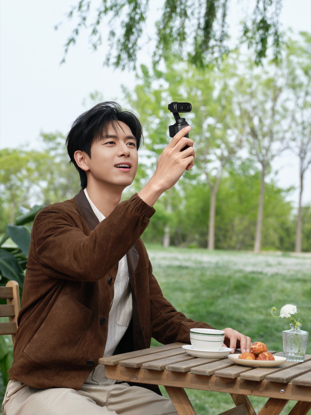 李现影石品牌全球代言人 lx李现 7月27日  星期一  晴远山含黛，近水浮青，