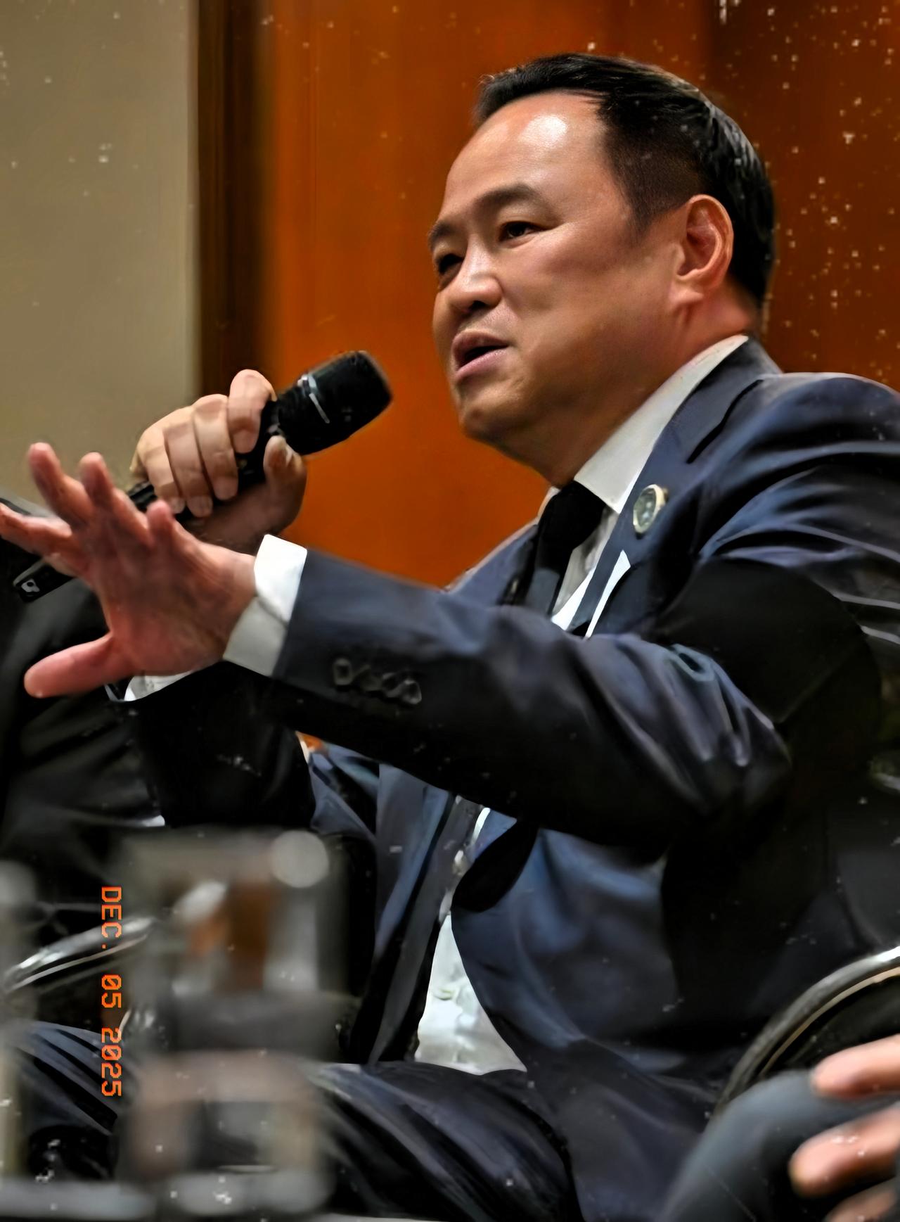 2025年12月4日，泰国总理阿努廷一纸直接下达命令，
宣布泰国从5日起解除宋卡