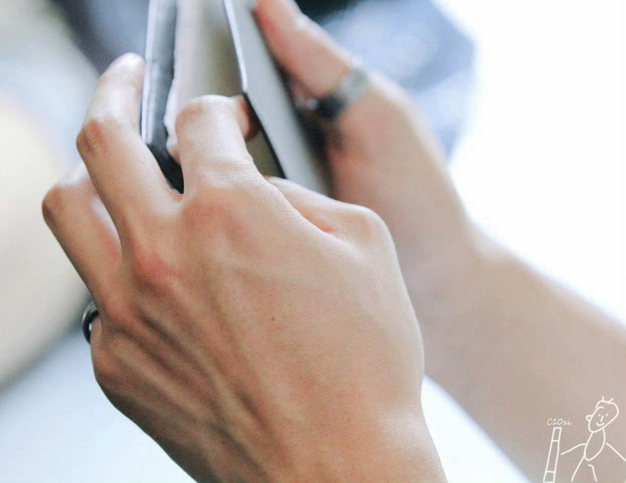 黄景瑜手控天菜黄景瑜时装男士三月刊封面预告 此男全身都是极品