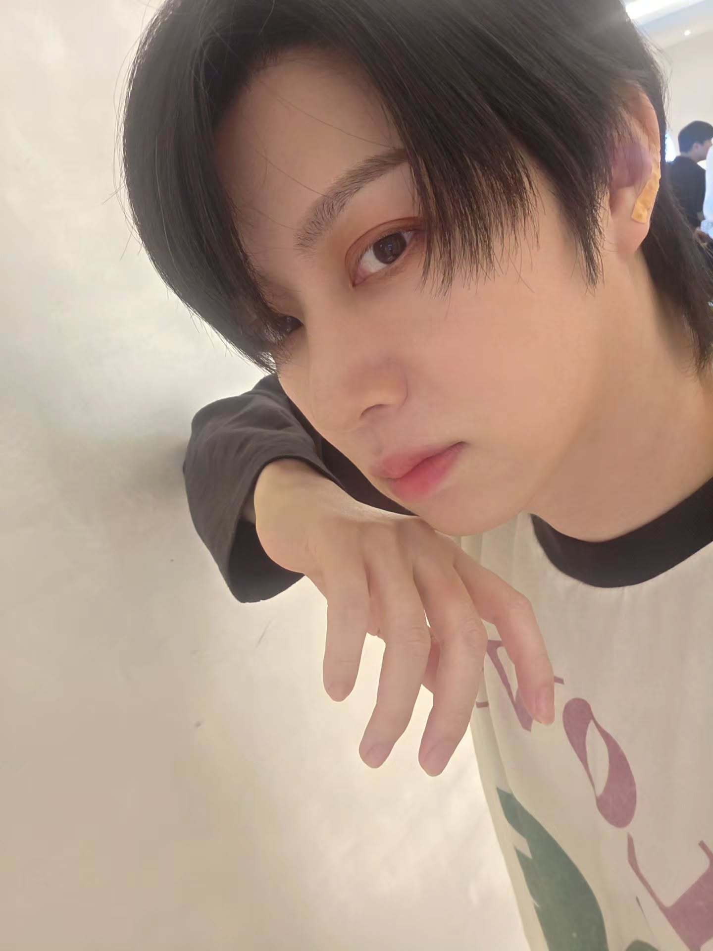 “CB百蓝_。260620金希澈 IG更新：(共20张，余下2张补在评论里)小卡