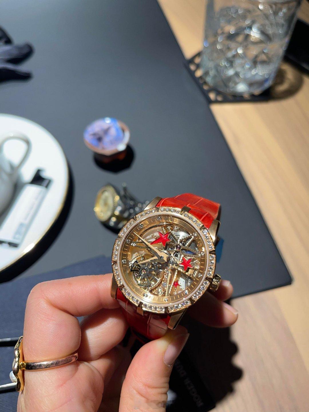 钟表与奇迹2025 | 表展出圈腕表盘点瑞士日内瓦一年一度的钟表展圆满落下帷幕，