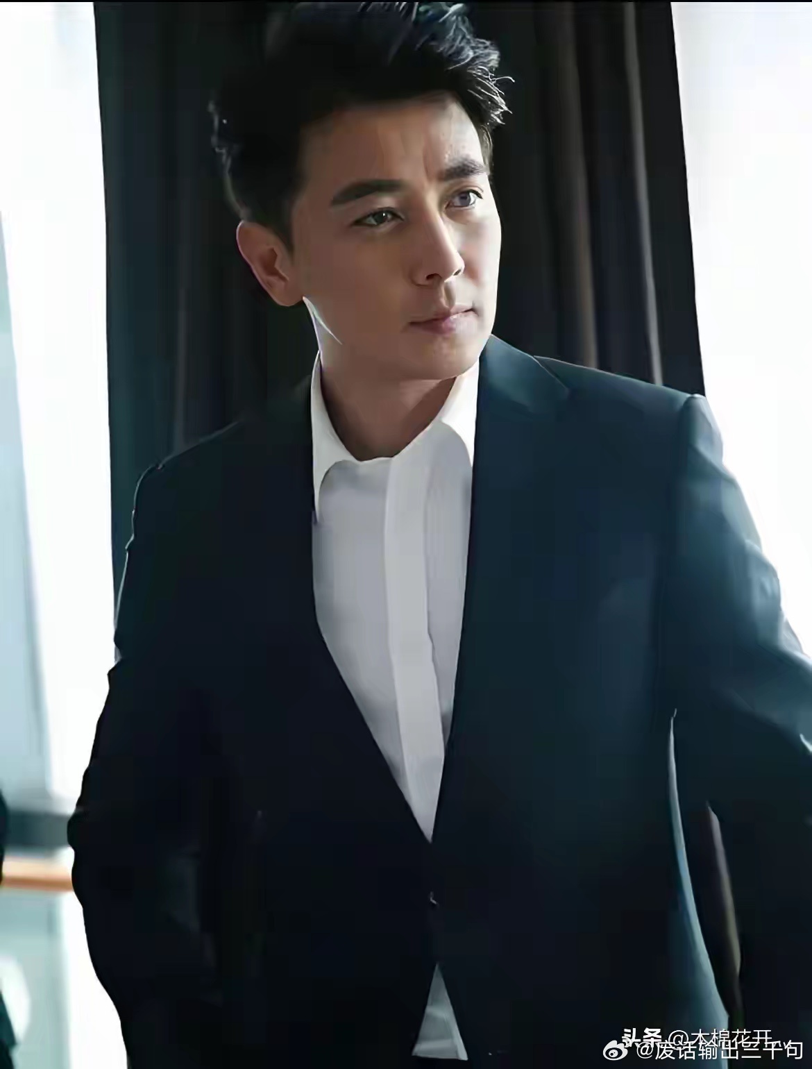 果然，人不红都是有原因的！不信你看保剑锋，明明长得也挺帅的，身高也有180，但就