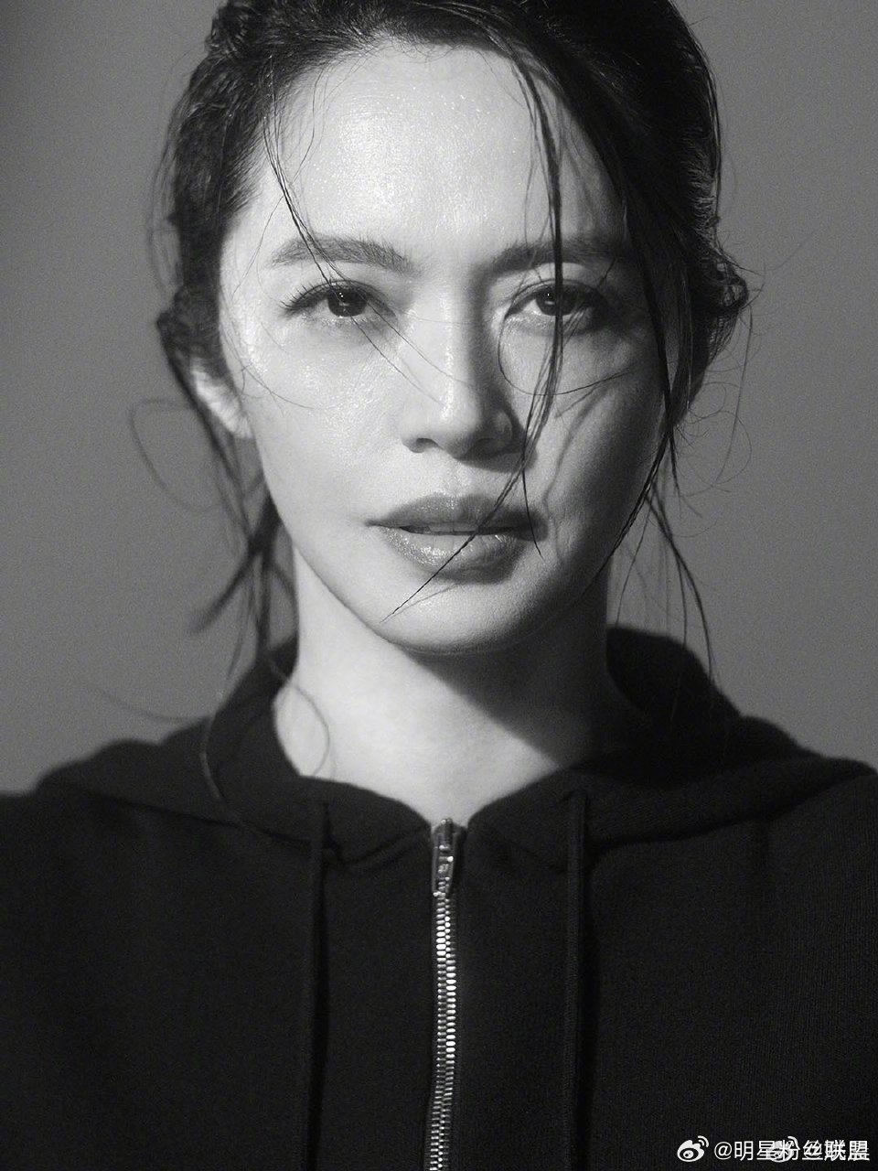 姚晨水果姐合照姚晨送水果姐虎头帽 姚晨晒出和水果姐Katy Perry的合照，好