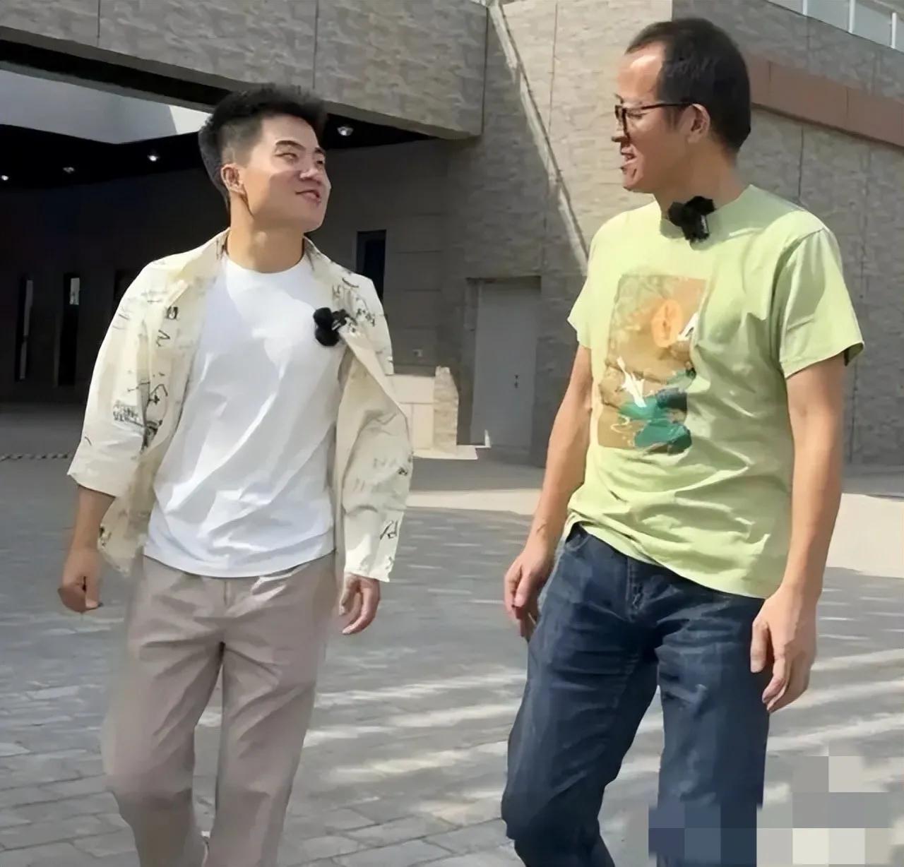 一次，冯唐又不怀好意地问董宇辉：
