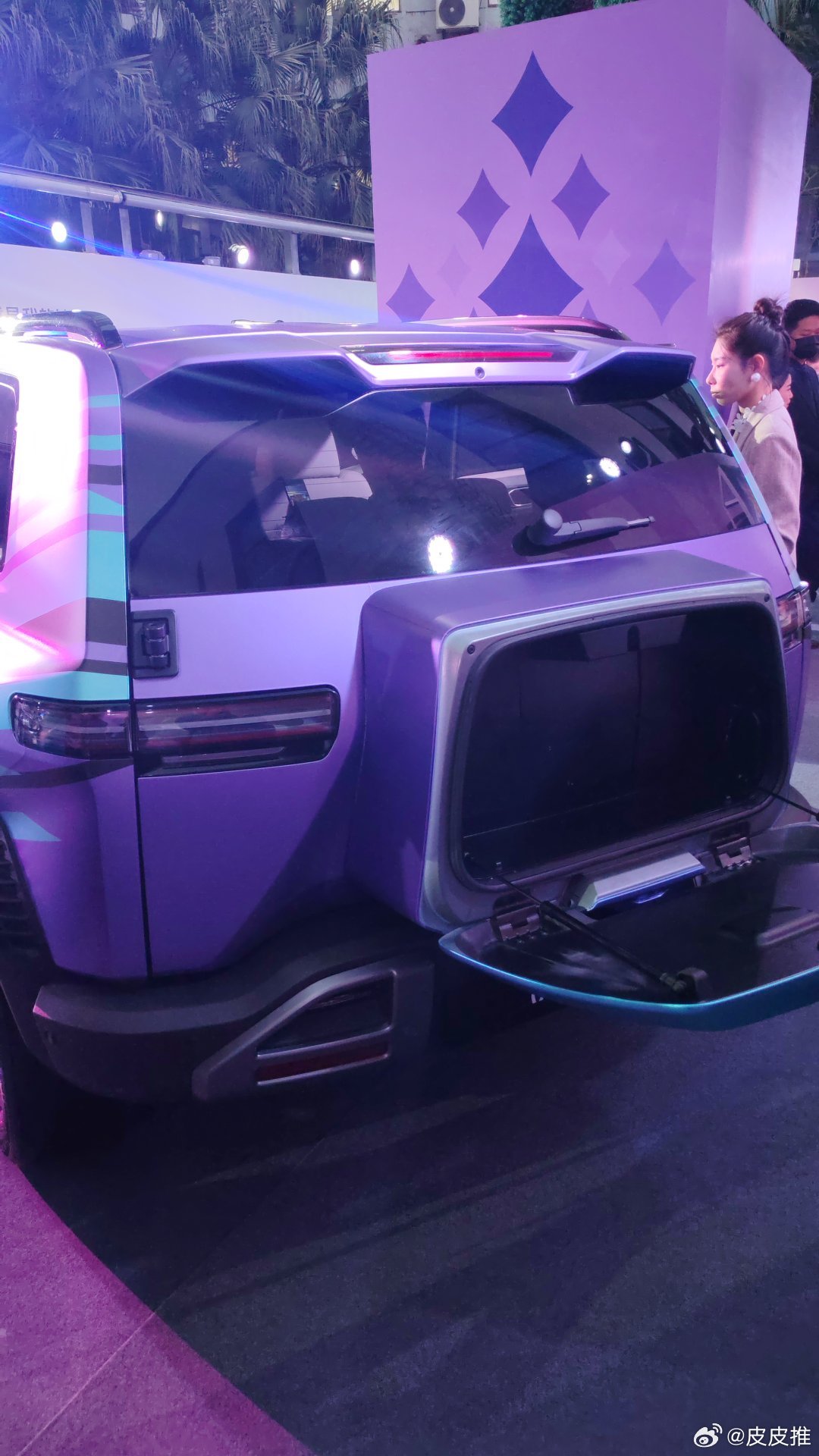 今晚来比亚迪总部参加方程豹钛3闪充版上市发布会，方程豹钛3支持无限潮改方案！科技