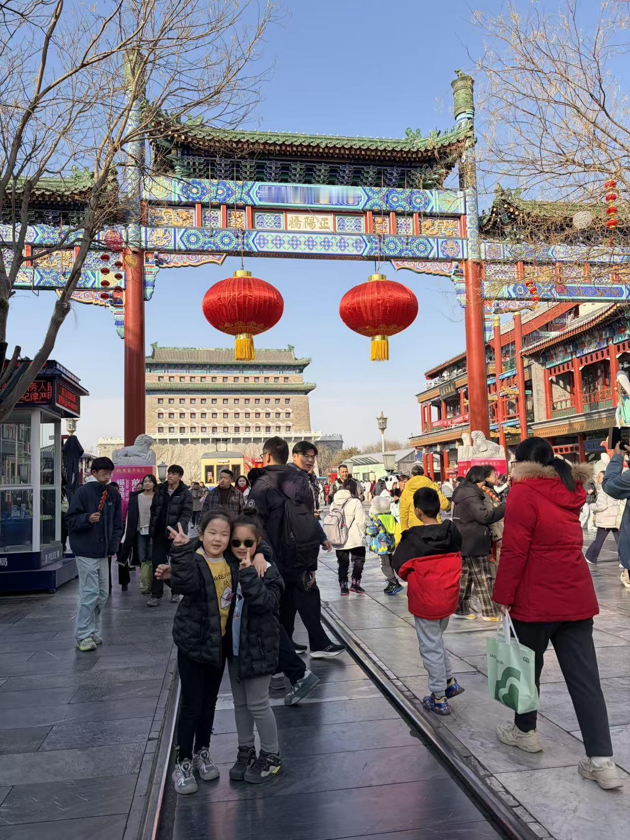 惜红衣•岁末祝祷 

文/熏墨
晚霁天青，寒枝露白，岁华催得梅坼。
浅酌低吟，聊