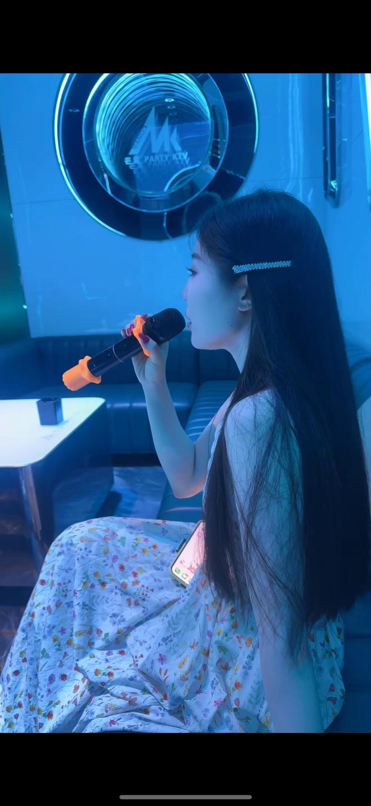 你是自己的宇宙，不必向任何人借光