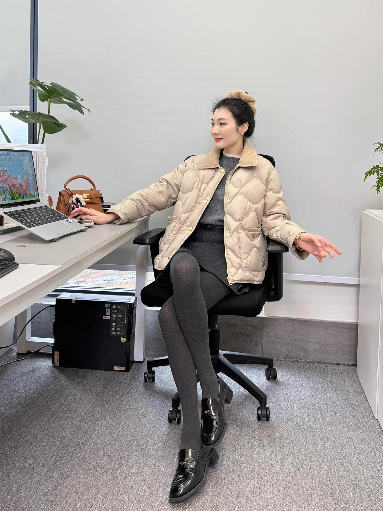 领导的穿搭｜今天是暖呼呼的穿搭～||普普通通的搬砖日常罢了