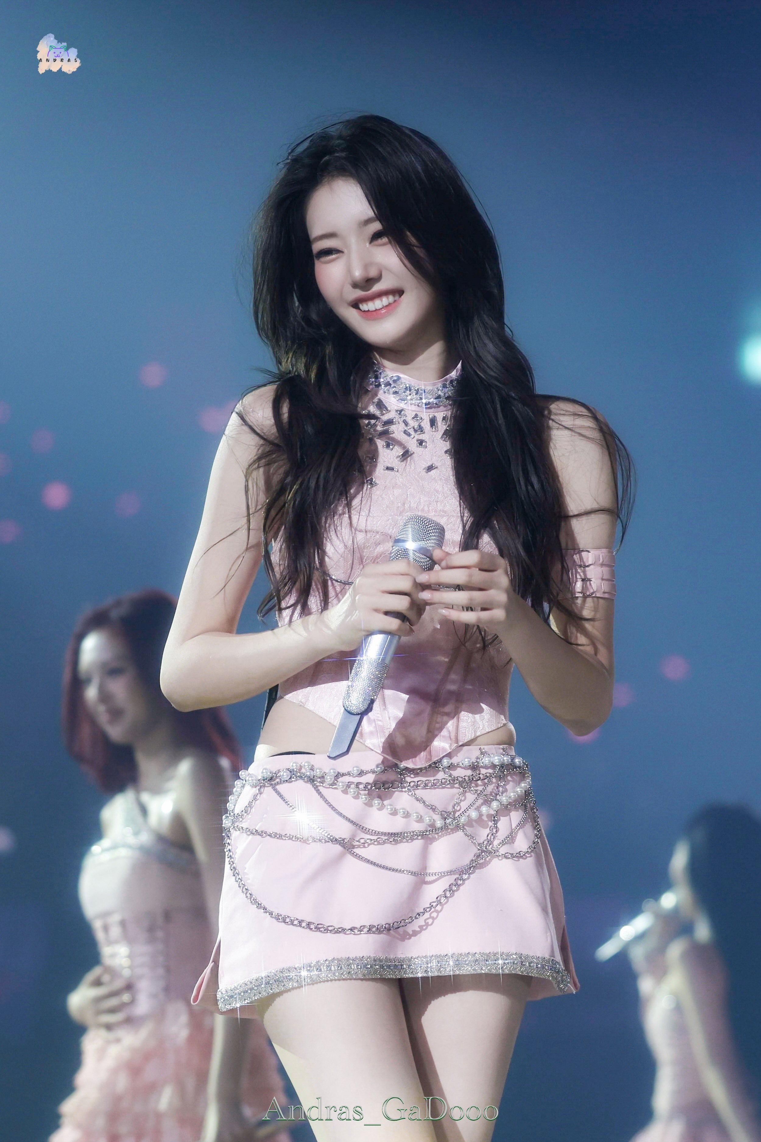 她在发光诶✨🥺 