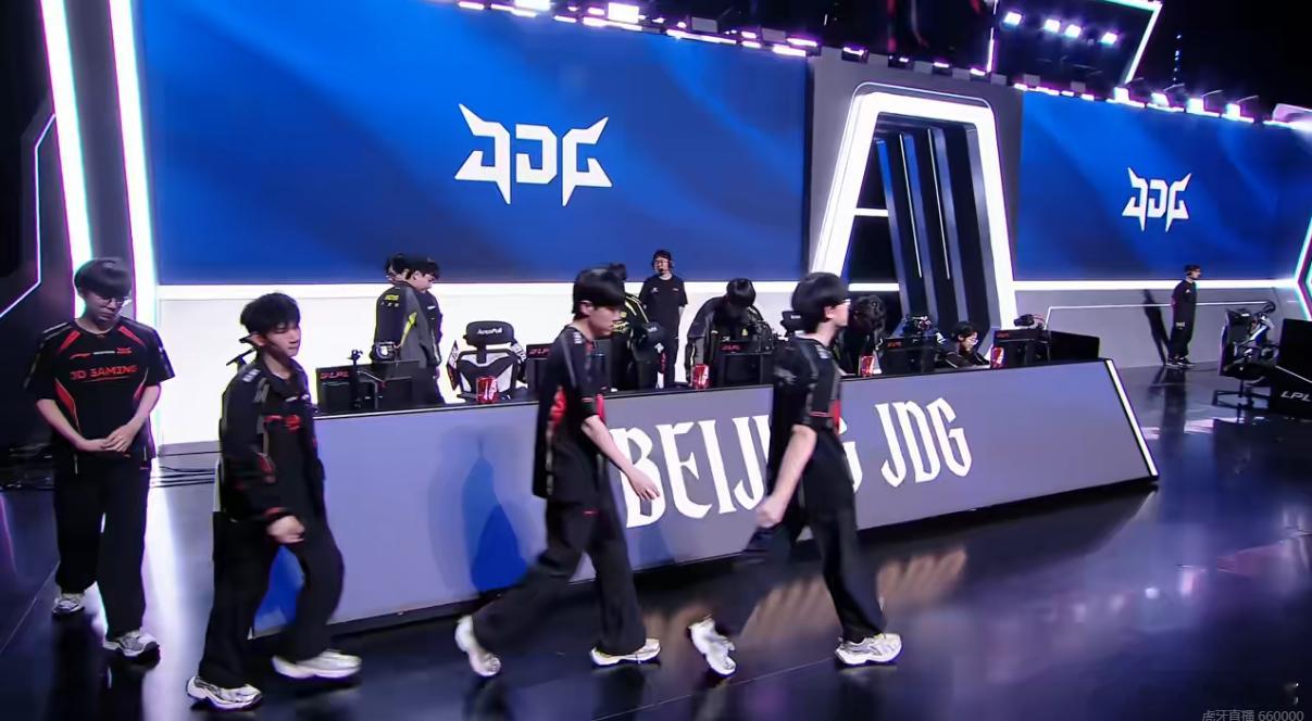 恭喜JDG2-0战胜NIP，大家觉得几天谁的表现最关键？JDG打NIP先下一城J