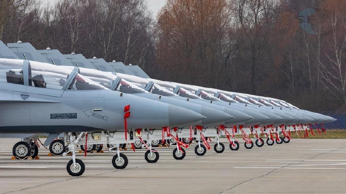 德国接北约指挥权、俄军轰炸乌克兰，导弹突破波兰防空拦截区。北约高度戒备联合特遣部