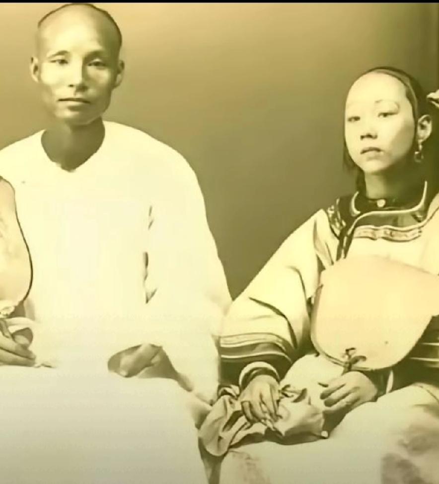 1798年，
江西遭遇大旱，
无数农户陷入绝境。
佃农老林家更是走投无路，为了生