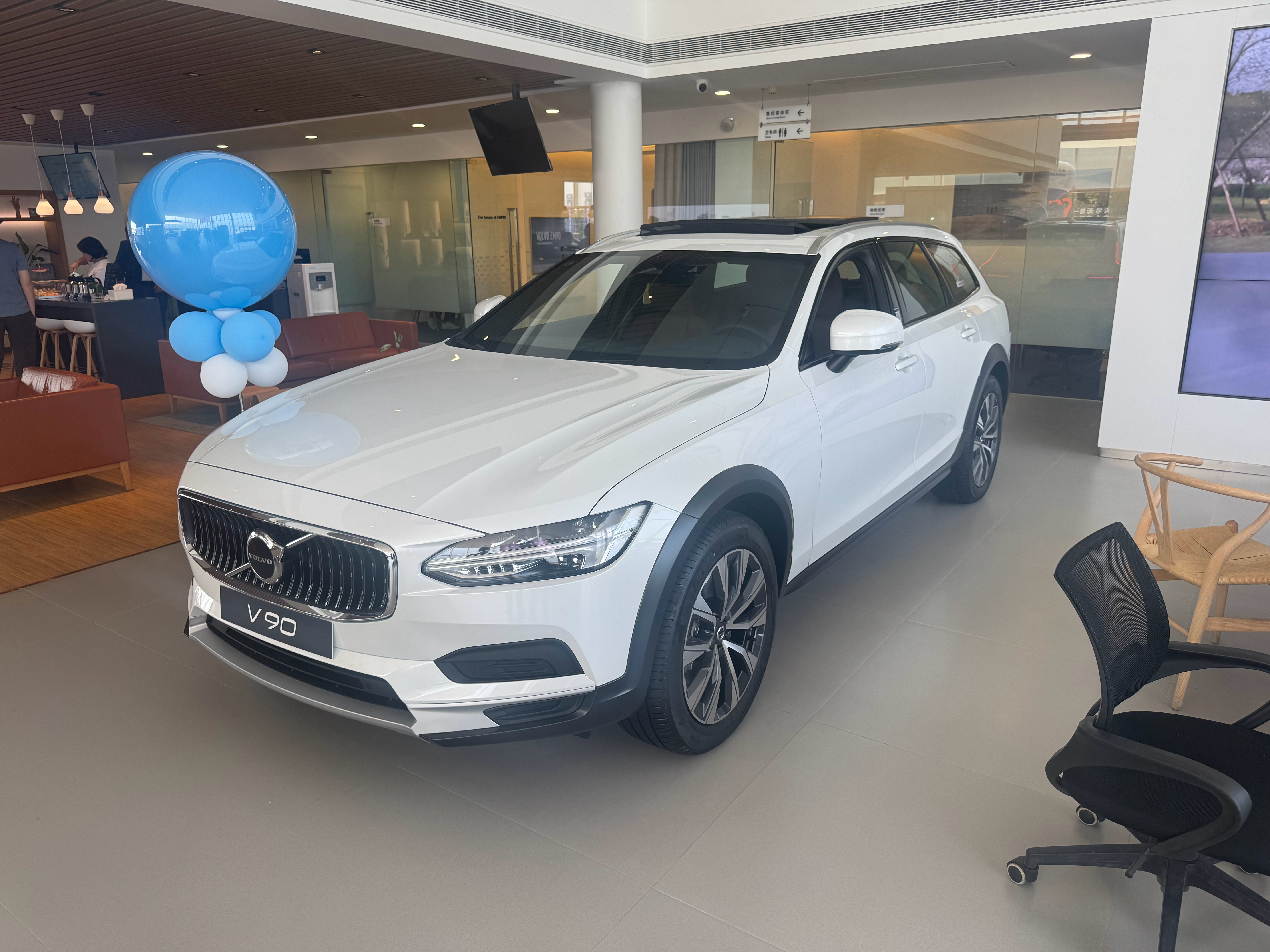 这么多年了，看见这种旅行版的车还是忍不住的喜欢。 