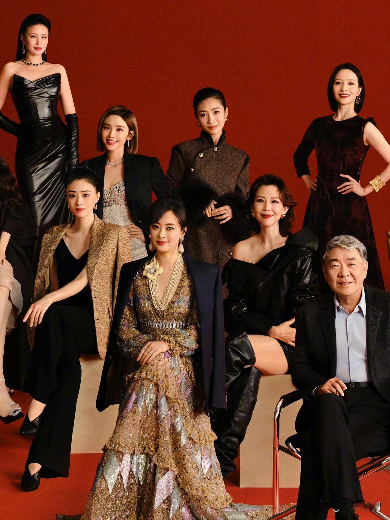 《甄嬛传》15 年后这张大合照太让人感慨了！后宫嫔妃们依旧风华绝代、笑靥如花。