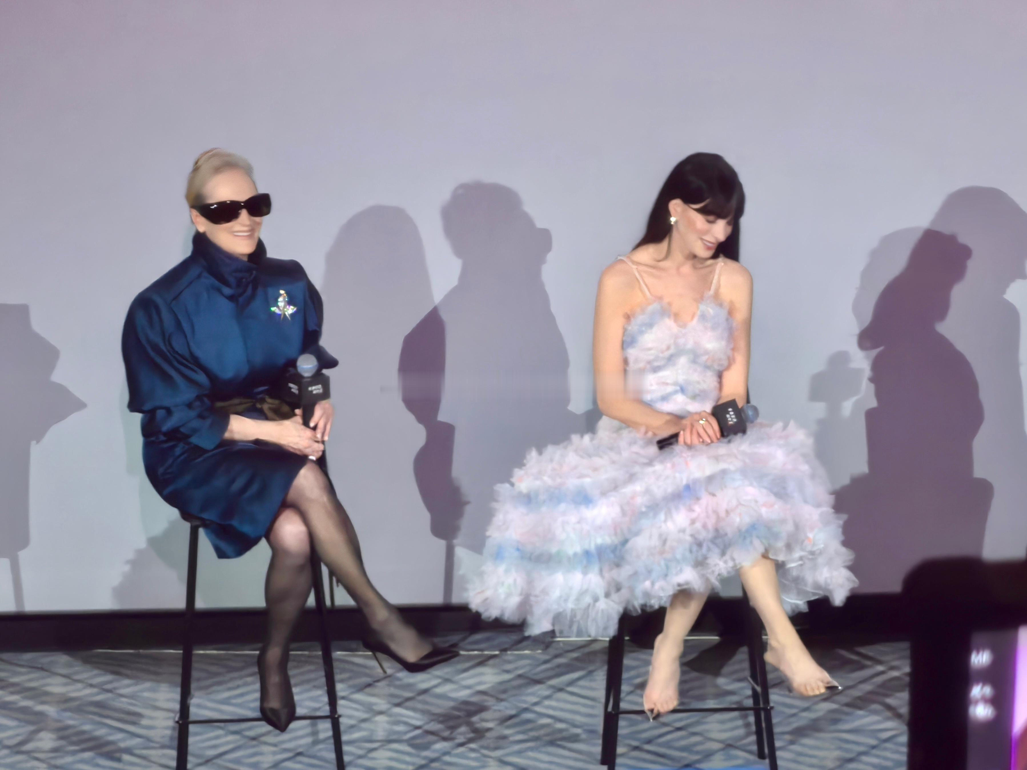 电影很好看。 目测两亿。 完整版还有13天。 