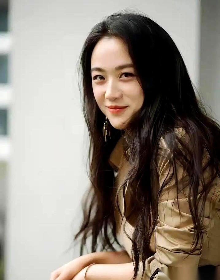 “你疯了吧？这种戏也敢接？！”
他急眼了。
她比他还激动：“你知不知道我赢了多少