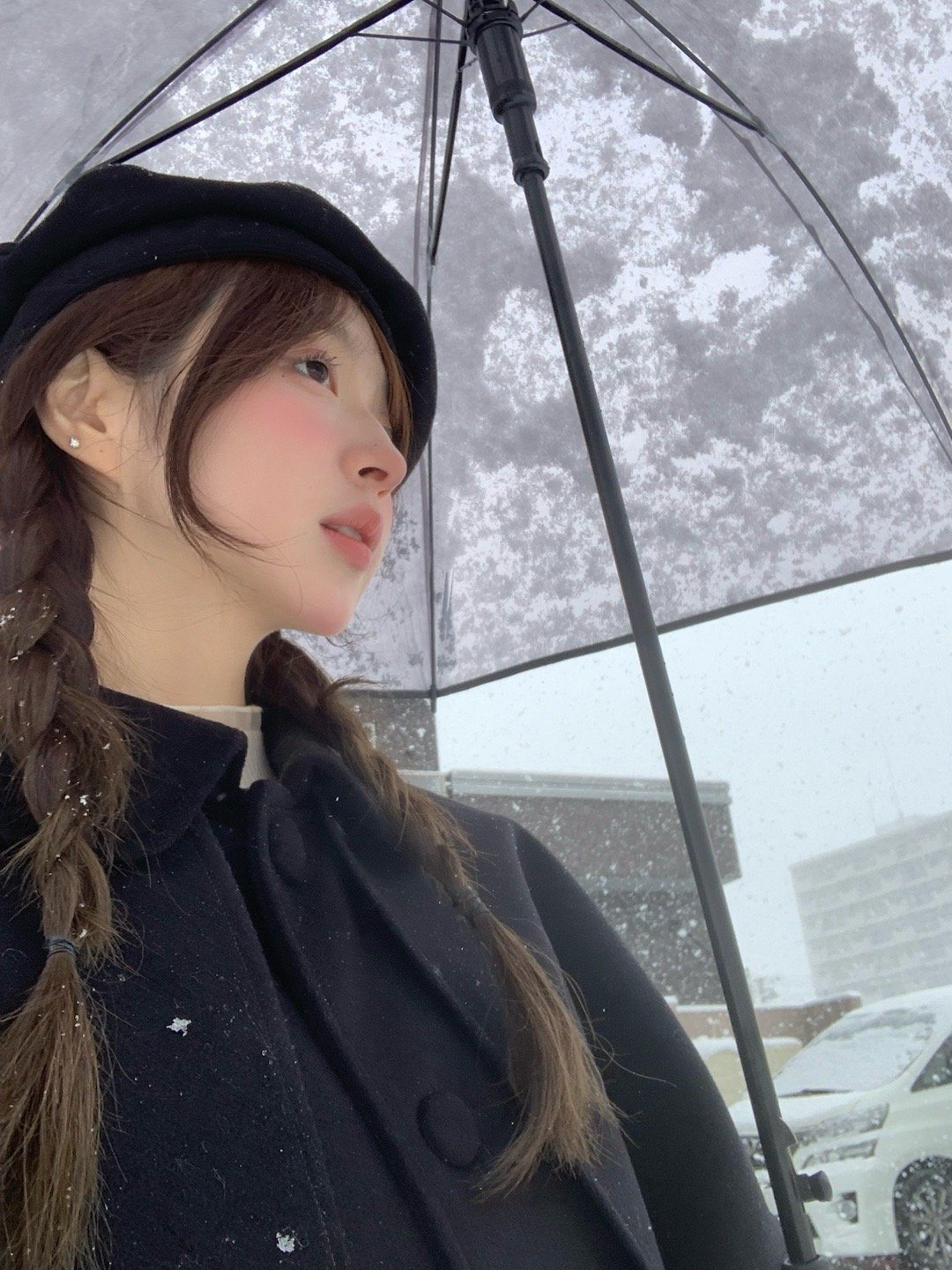 人总是喜欢反季节的东西 就像幸福后知后觉 ​​​