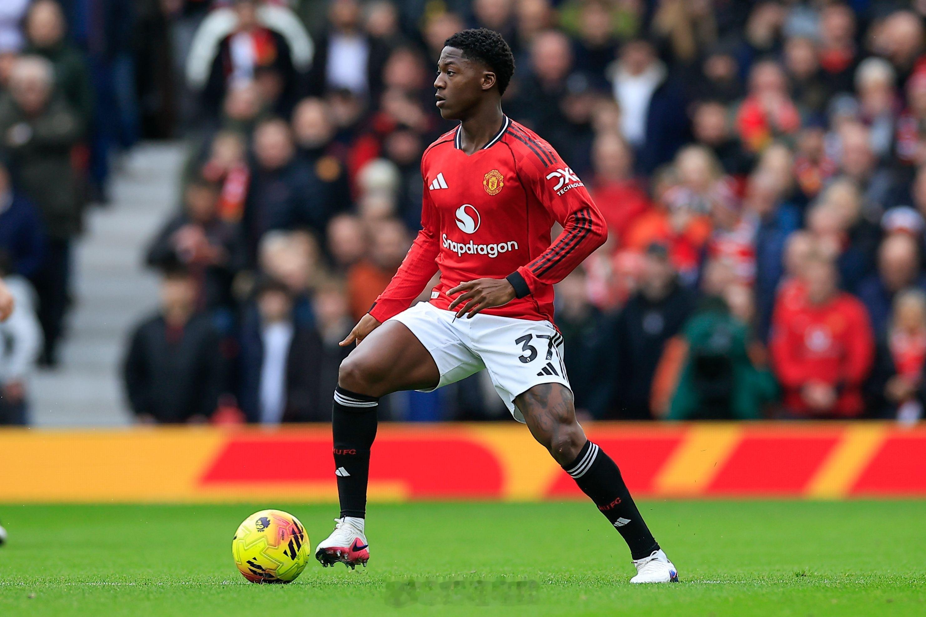 英超联赛  罗马诺：梅努已经与曼联续约至2031年6月，本周将会正式官宣。梅努现