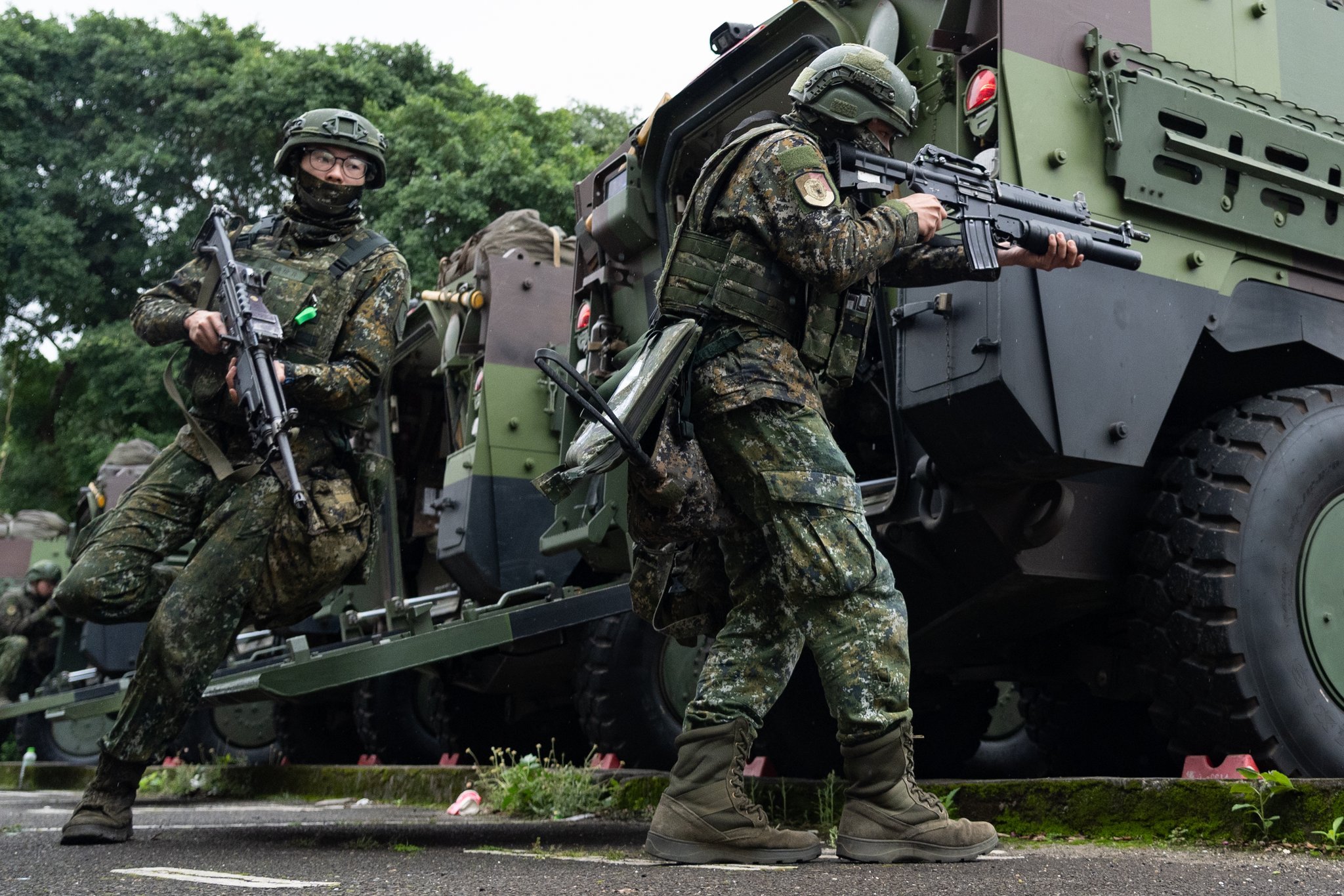 飞扬军事台匪軍从今日起至17日止，執行為期五天四夜的「聯合防禦操演」烽火问鼎计划