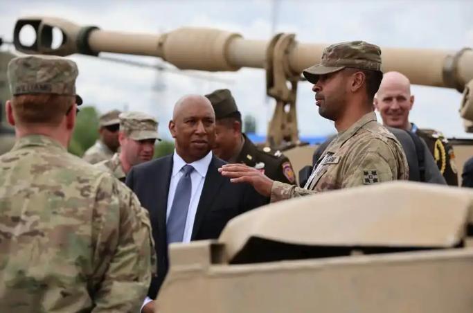 我们的警告，美国没有听进去，美官员对我们放硬话！
 
3月18日，根据新加坡联合