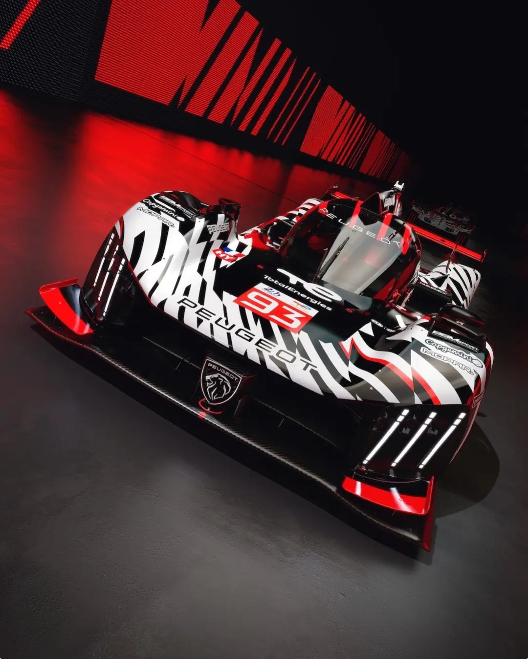 红、白、黑： 全新纪元，就此开启。  传奇之魂，为赛道全新演绎。 一抹...