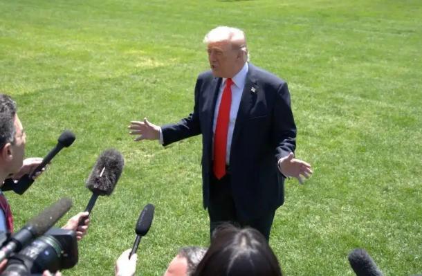 特朗普的嘴，中情局的锤，伊朗经济到底崩没崩？
 
5月7日，美国总统特朗普前大肆