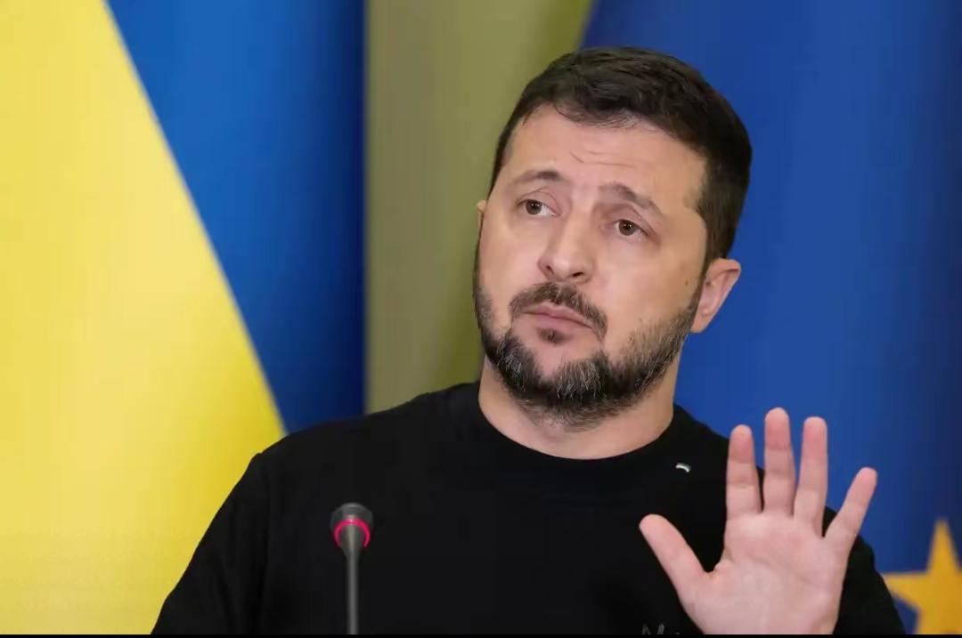 据媒体报道，泽连斯基昨天声称，乌克兰军队已有5.5万人阵亡，同时还有一些人失踪。