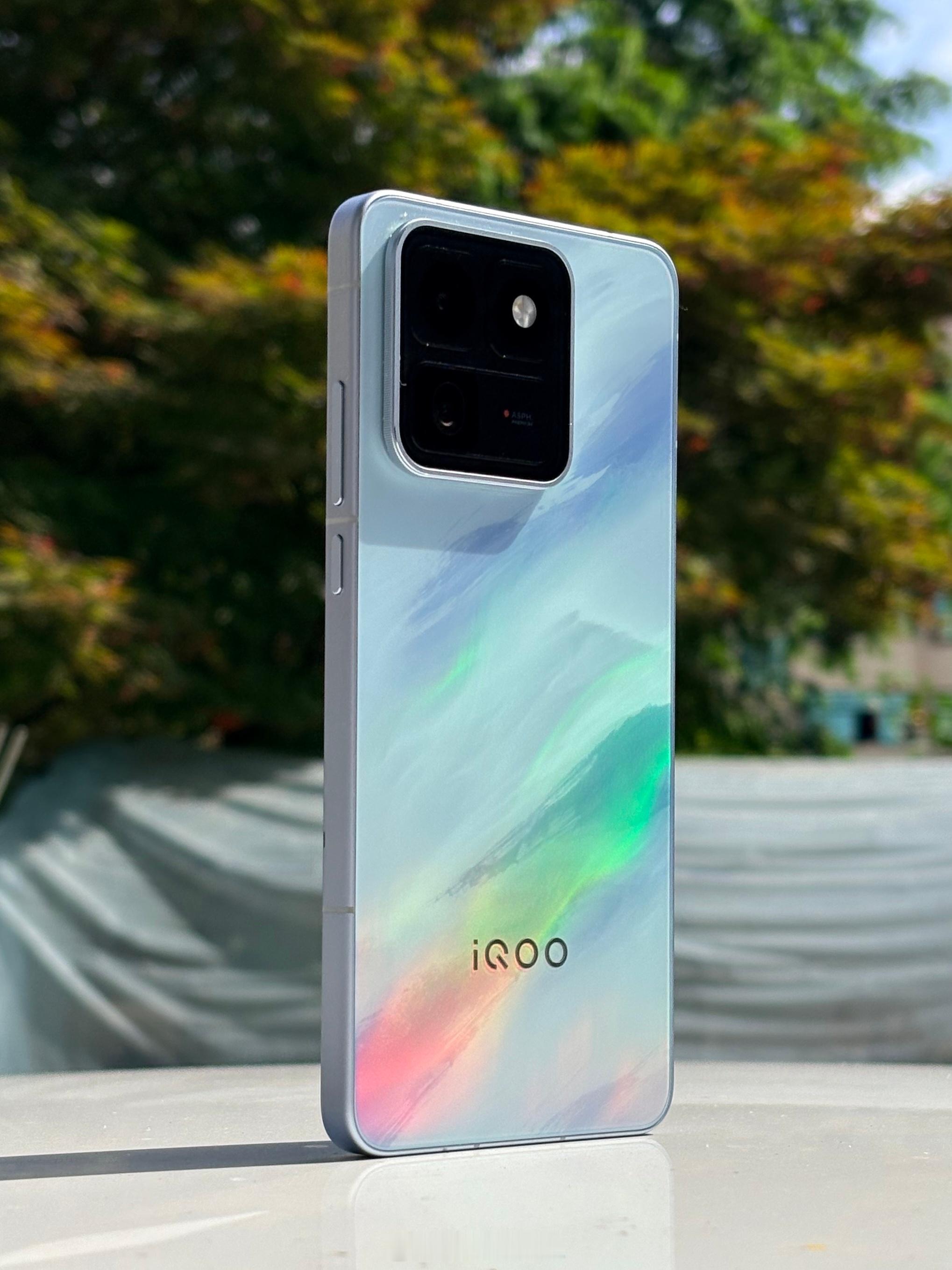 上青云！iQOO性能小旗舰马上来了～猜价格，今天发布的：iQOO15T 评论区猜