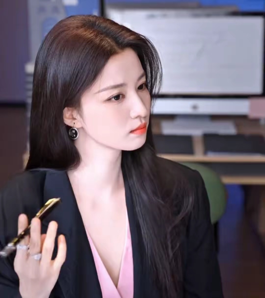 王楚然演技真不错，爱情有烟火特别好看，无意间刷到一个短视频，顺便搜下我的人间烟火