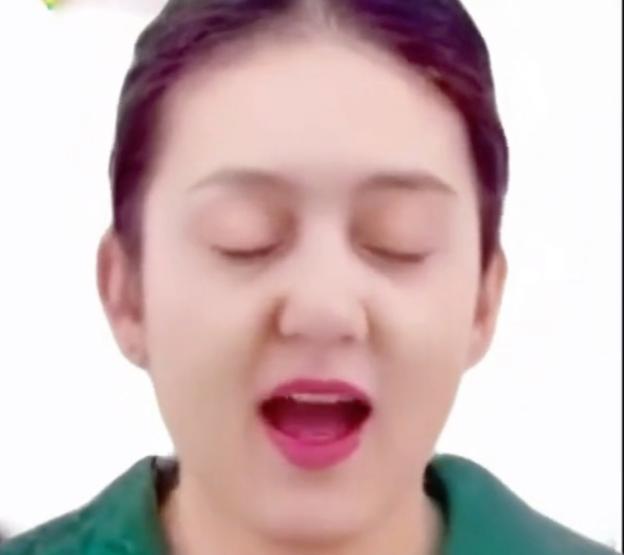 杨同学掀桌了


杨同学按下录音键的时候，
或许没想过这段音频
会撕碎高校管理层