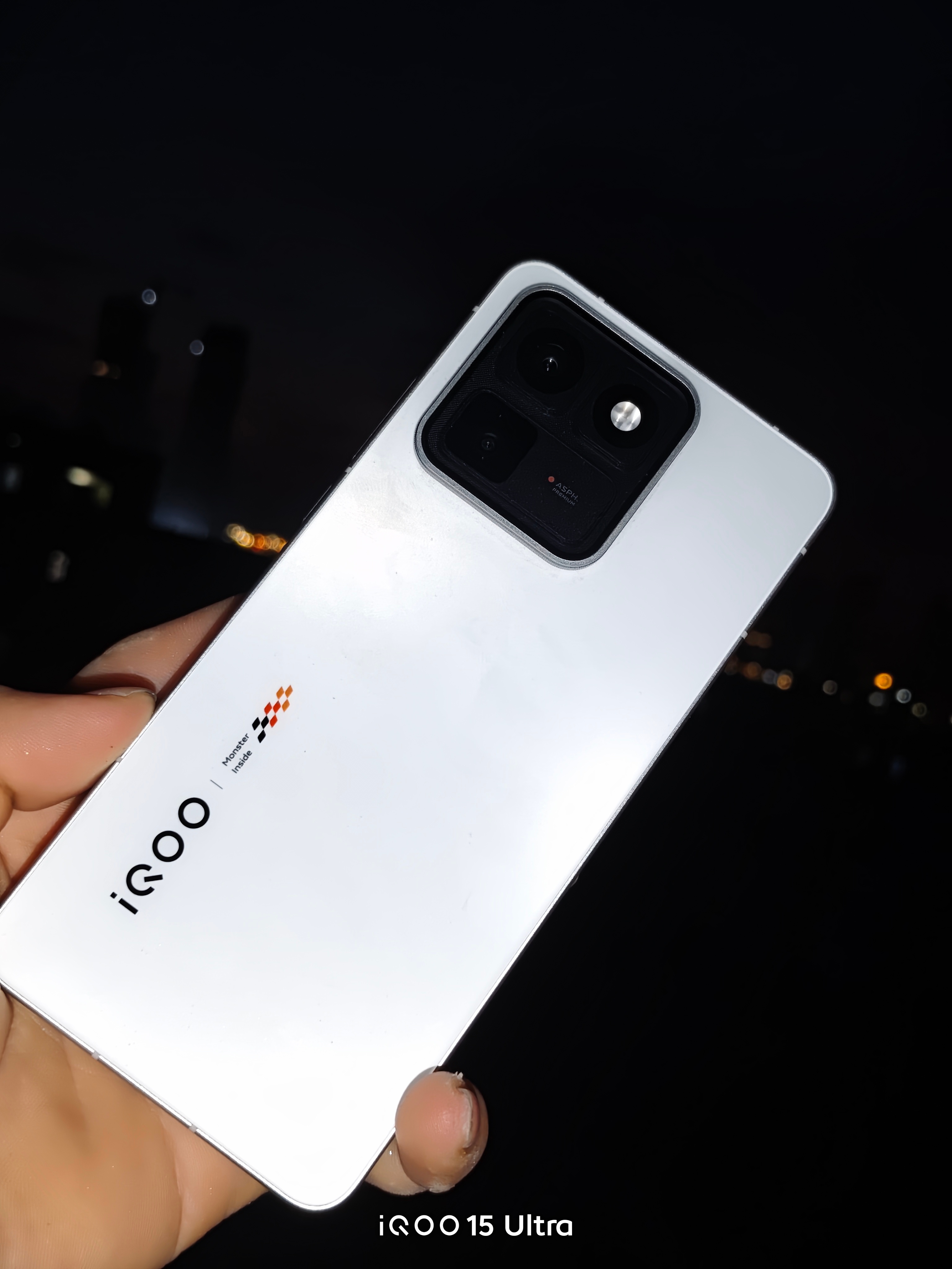 iQOO15T传奇版搭配绝美晚霞，真的太好看啦建议大家直接冲传奇版非常帅iqoo