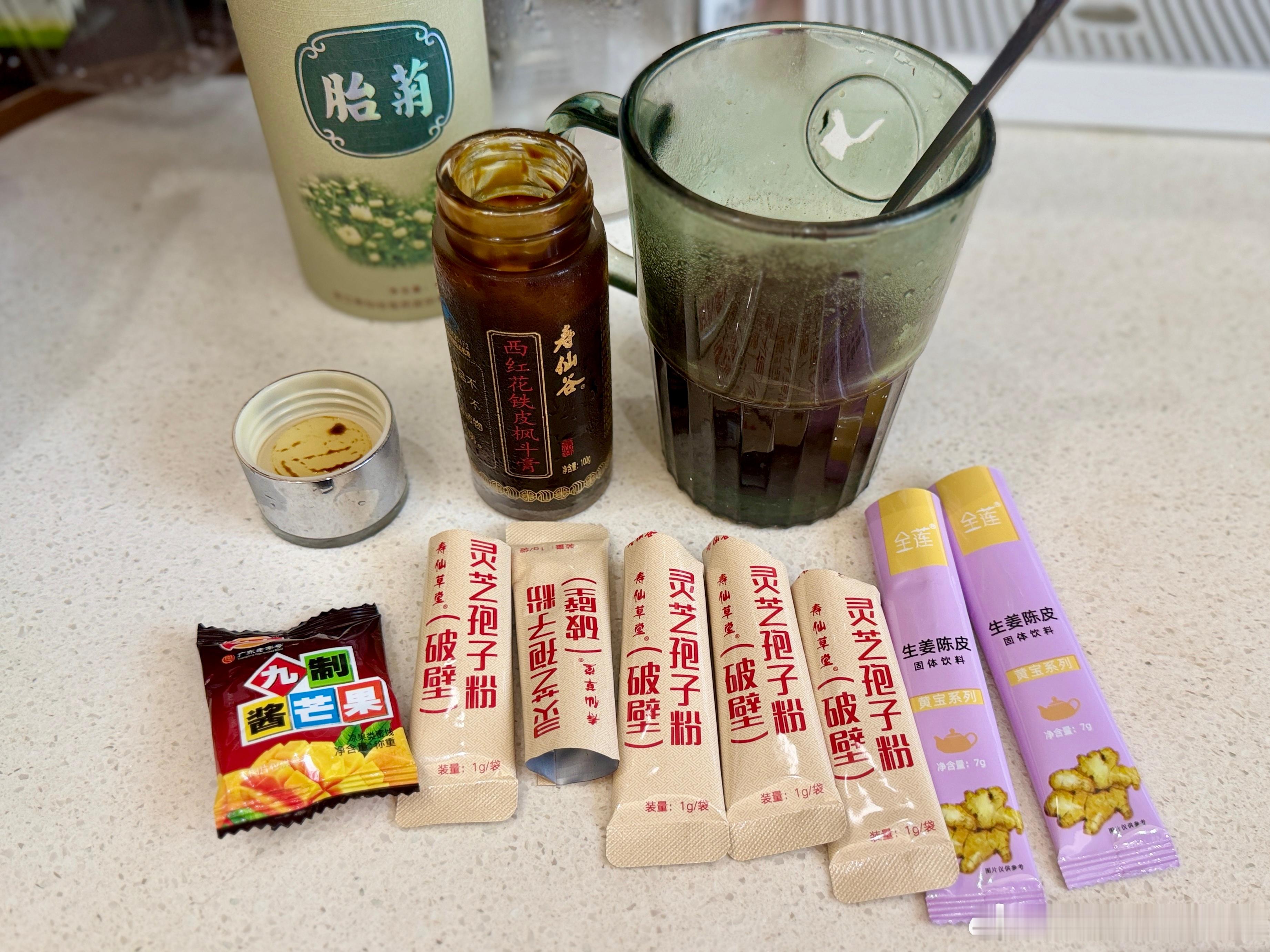 都给老婆冲女膏木有，马上入伏了，特别是小肚子大，湿寒重滴，姜粉着重搞几包，冬病夏