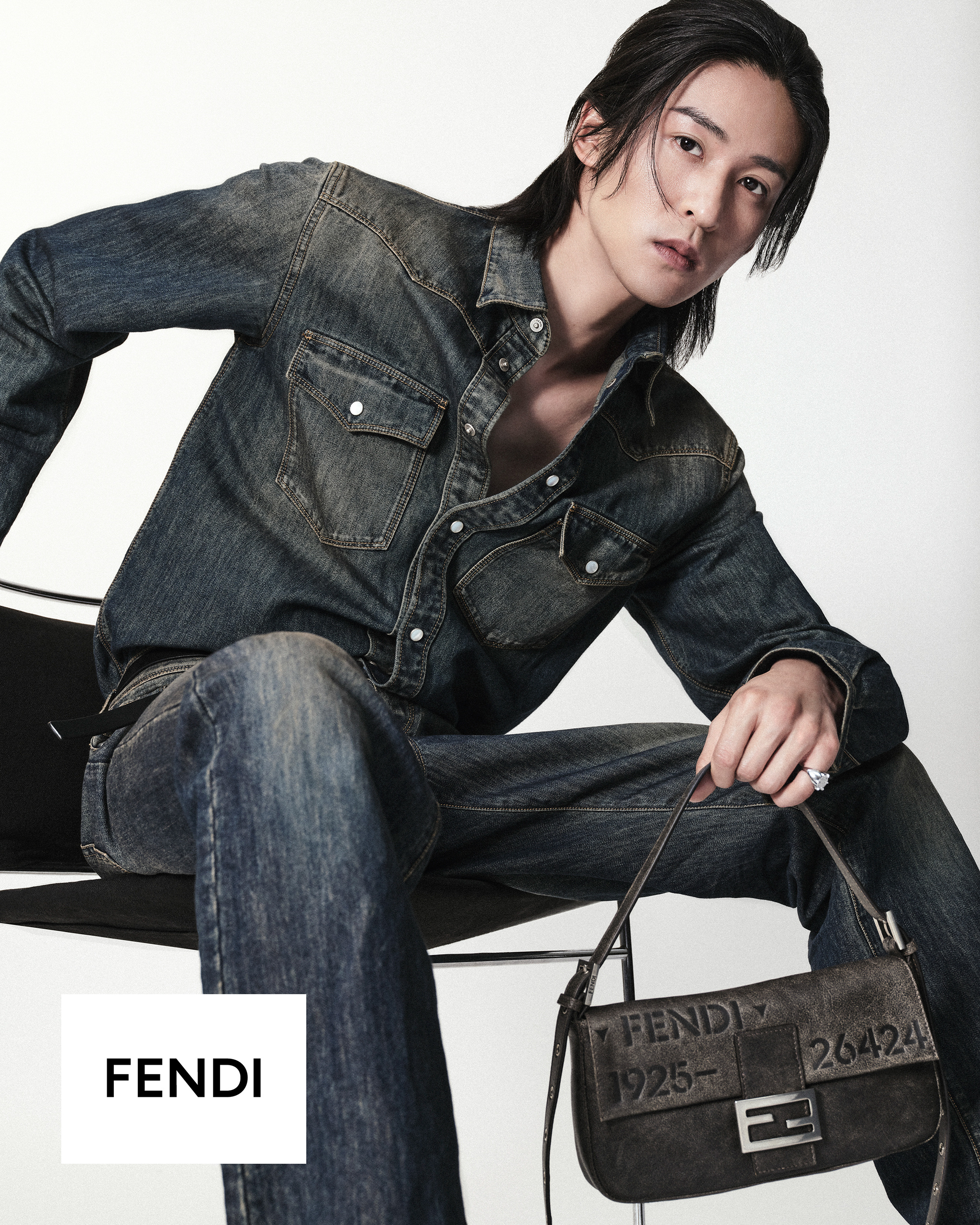 Fendi包袋的正式通稿及高清原图～如今，这种坚守匠心与个性表达的精神，在全新广