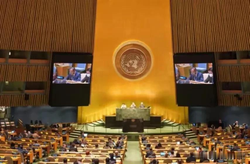 1. 加沙问题引发国际局势复杂变化：联合国安理会就加沙问题表决，要求停火草案因美