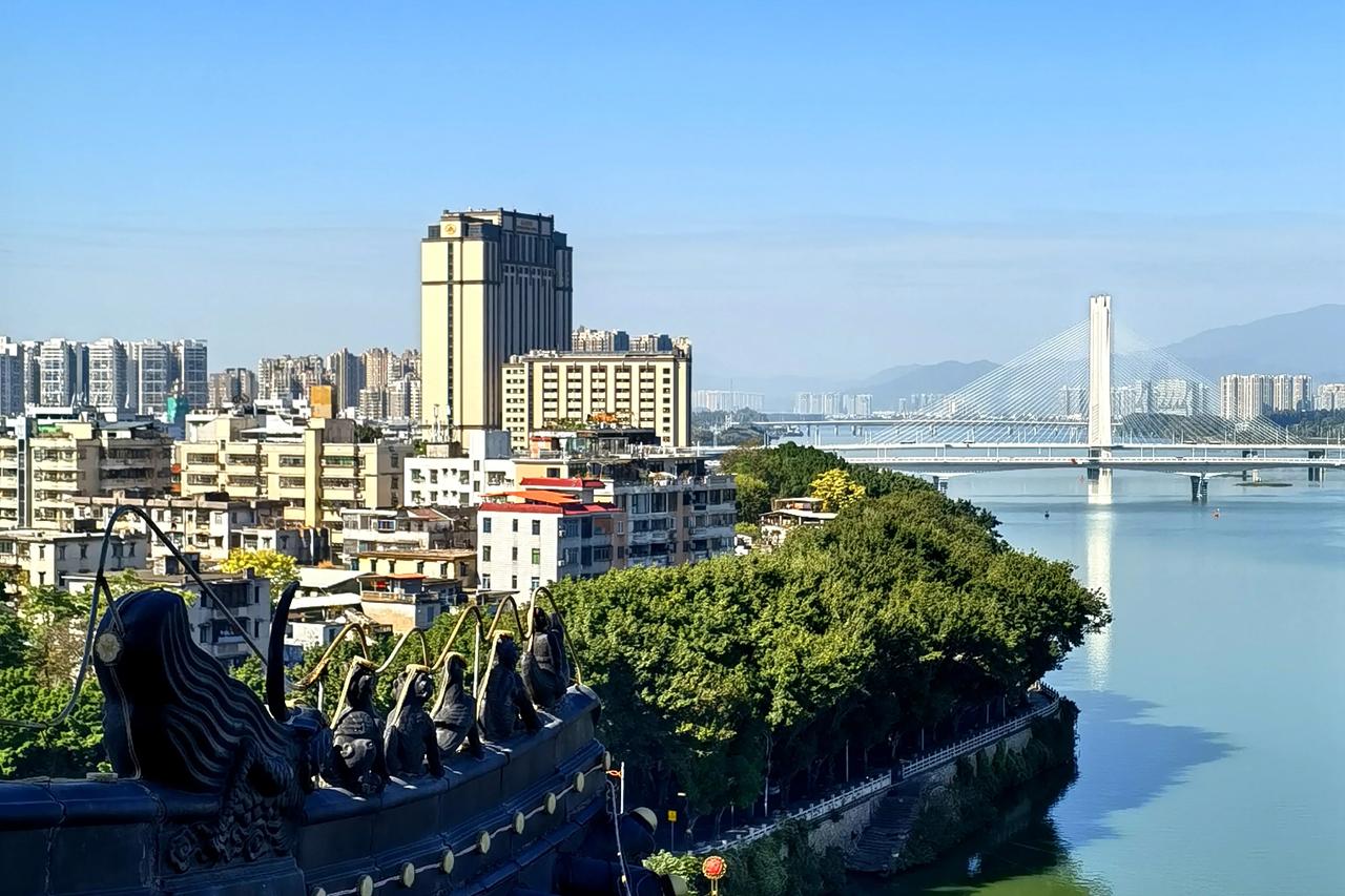 闲，来……无事。