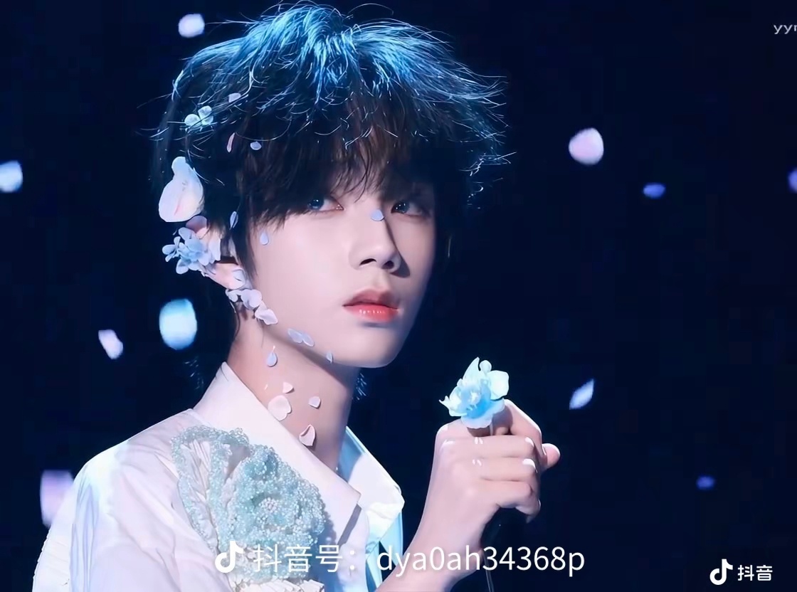 王橹杰唱汪苏泷的耿【王橹杰】仙子何必早早归来 ​​​