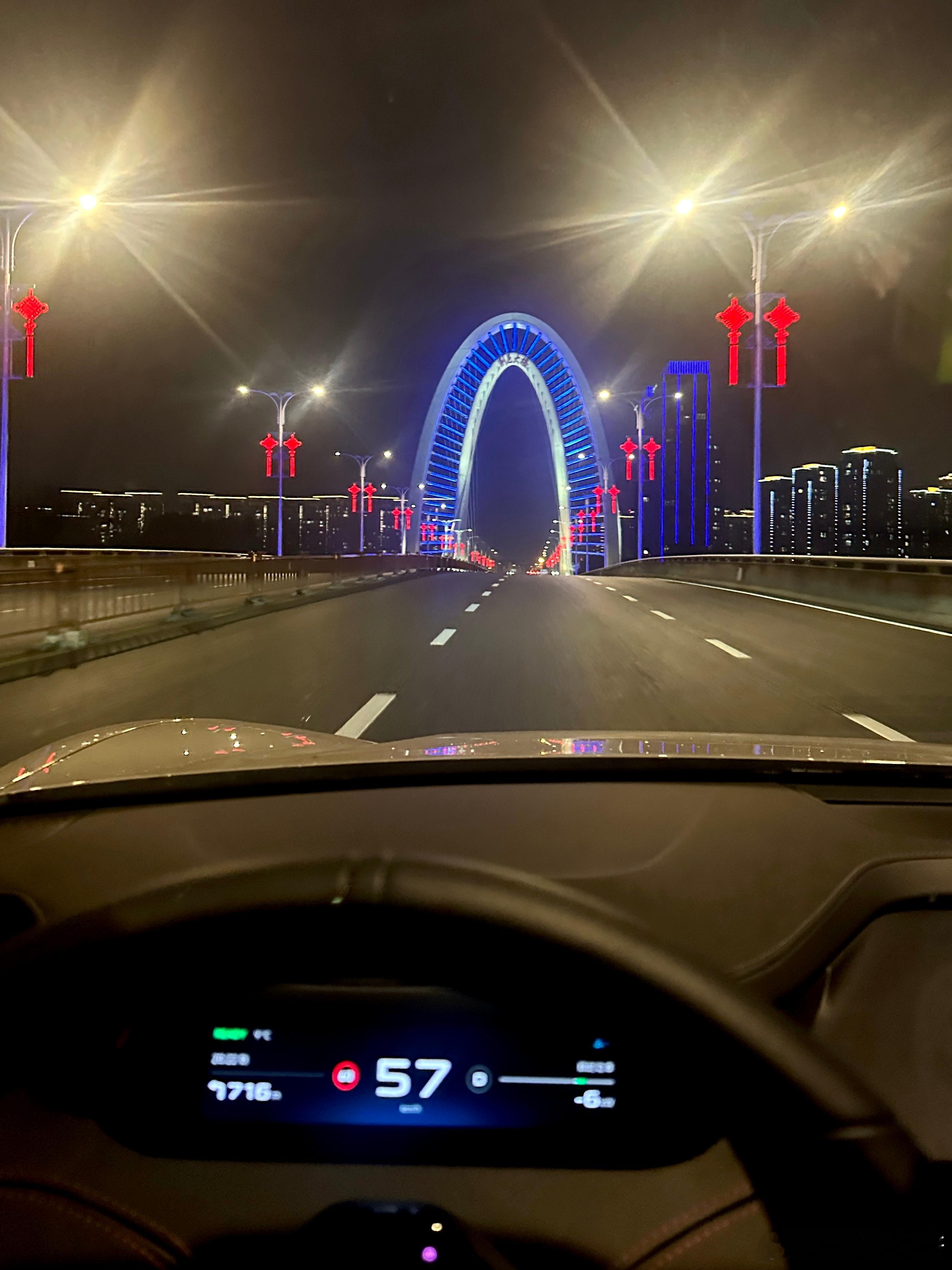 就这样过完了，一切又归于平静。 