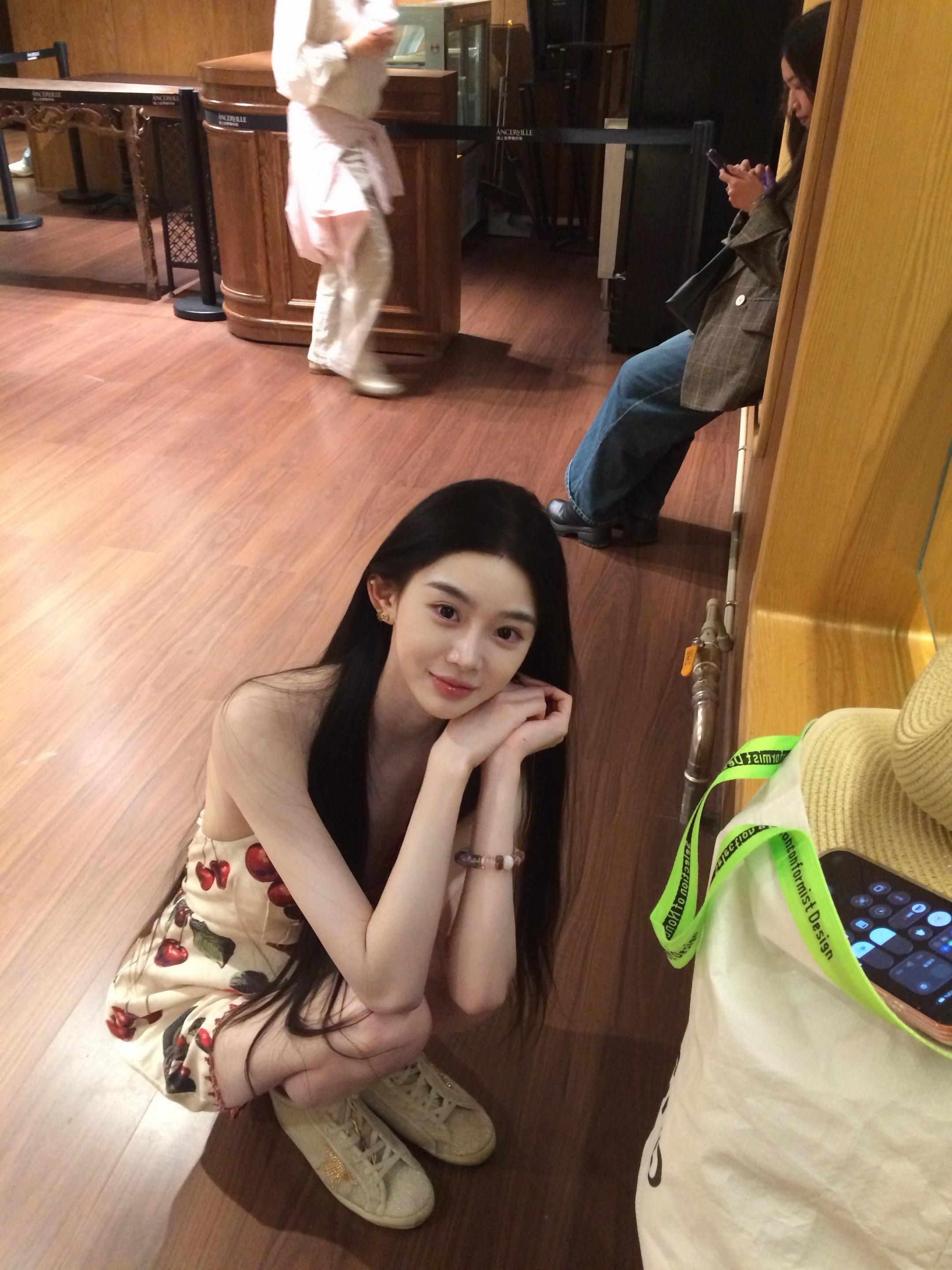 你的女友。