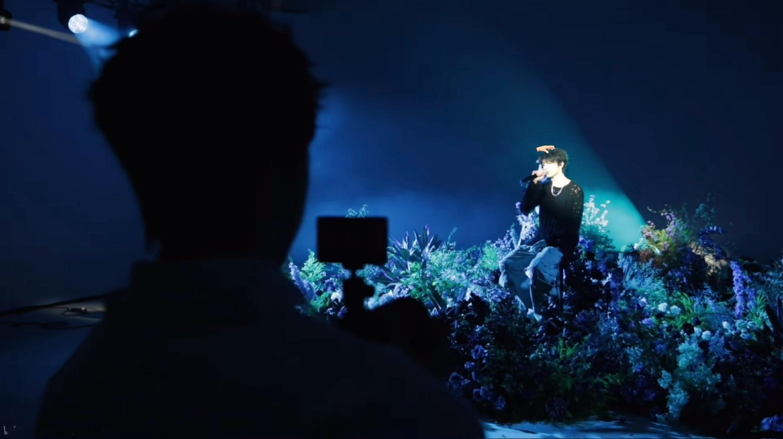 眼神和相机舔了对方无数遍 