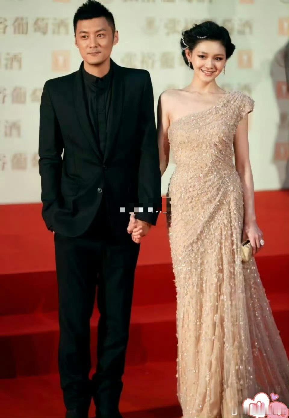 大S把项链编到头发里 真的很有美商 