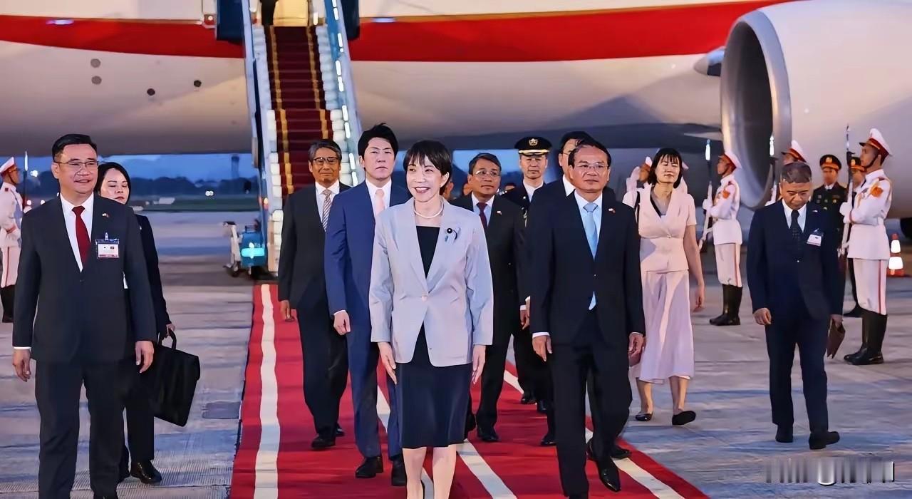 日本国内到底在折腾什么？

高市早苗政府到底在搞什么，为什么在联合国安理会对我国