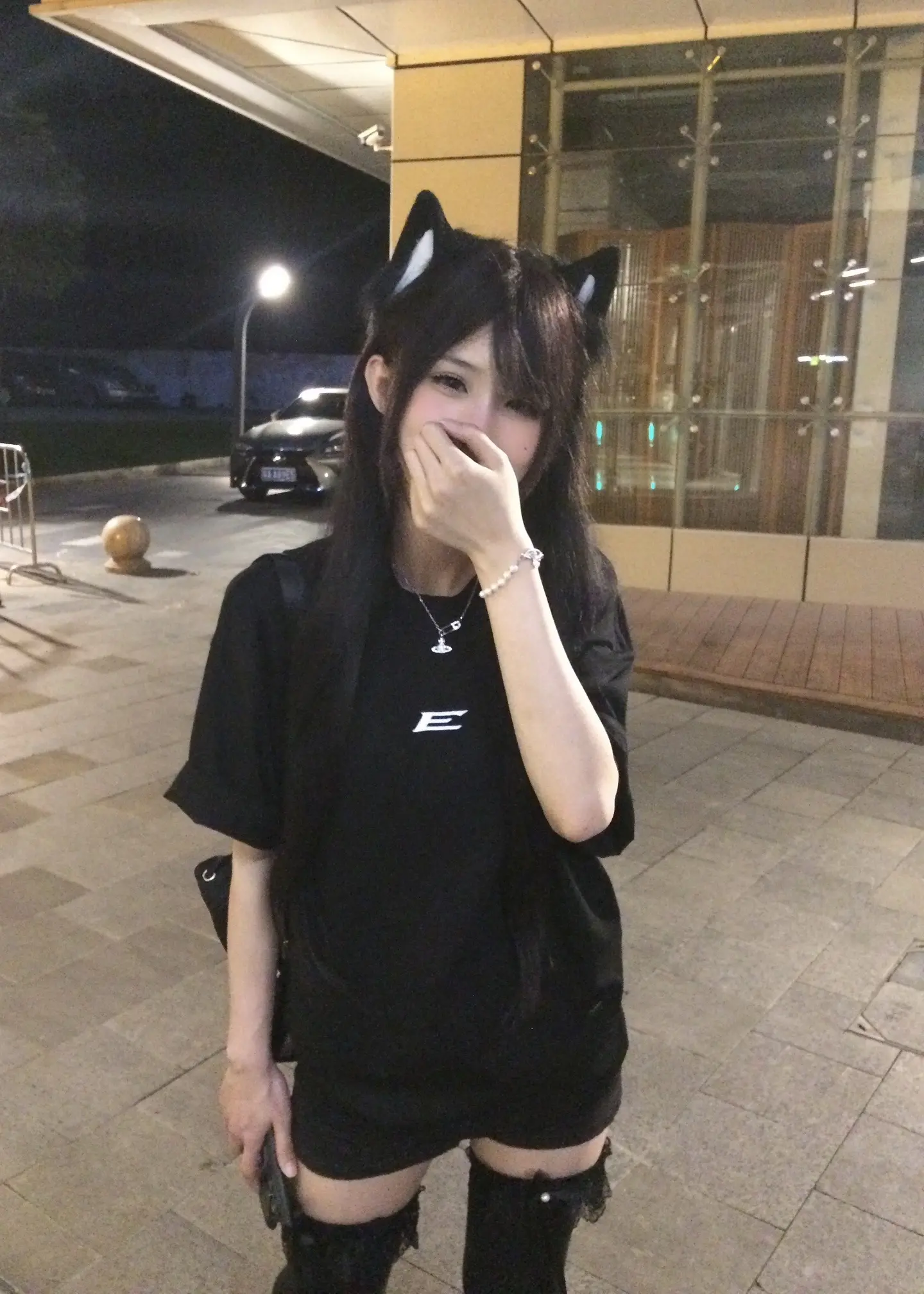 你怎么和别人也聊的那么开心 你以后不许和我说话了 我恨你