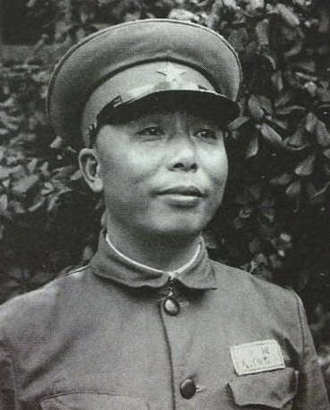 1948年，宋时轮开着吉普车，误打误撞闯入国军阵地，被国军一个营包围，谁知国军营