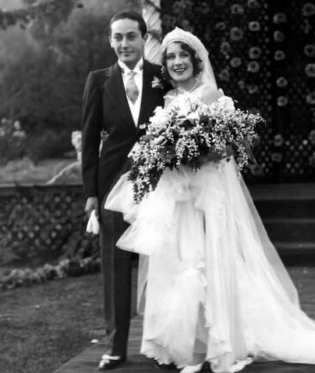 【来自投稿】1927年美国加州  女演员瑙玛·希拉和米高梅公司制片人埃尔文·索尔