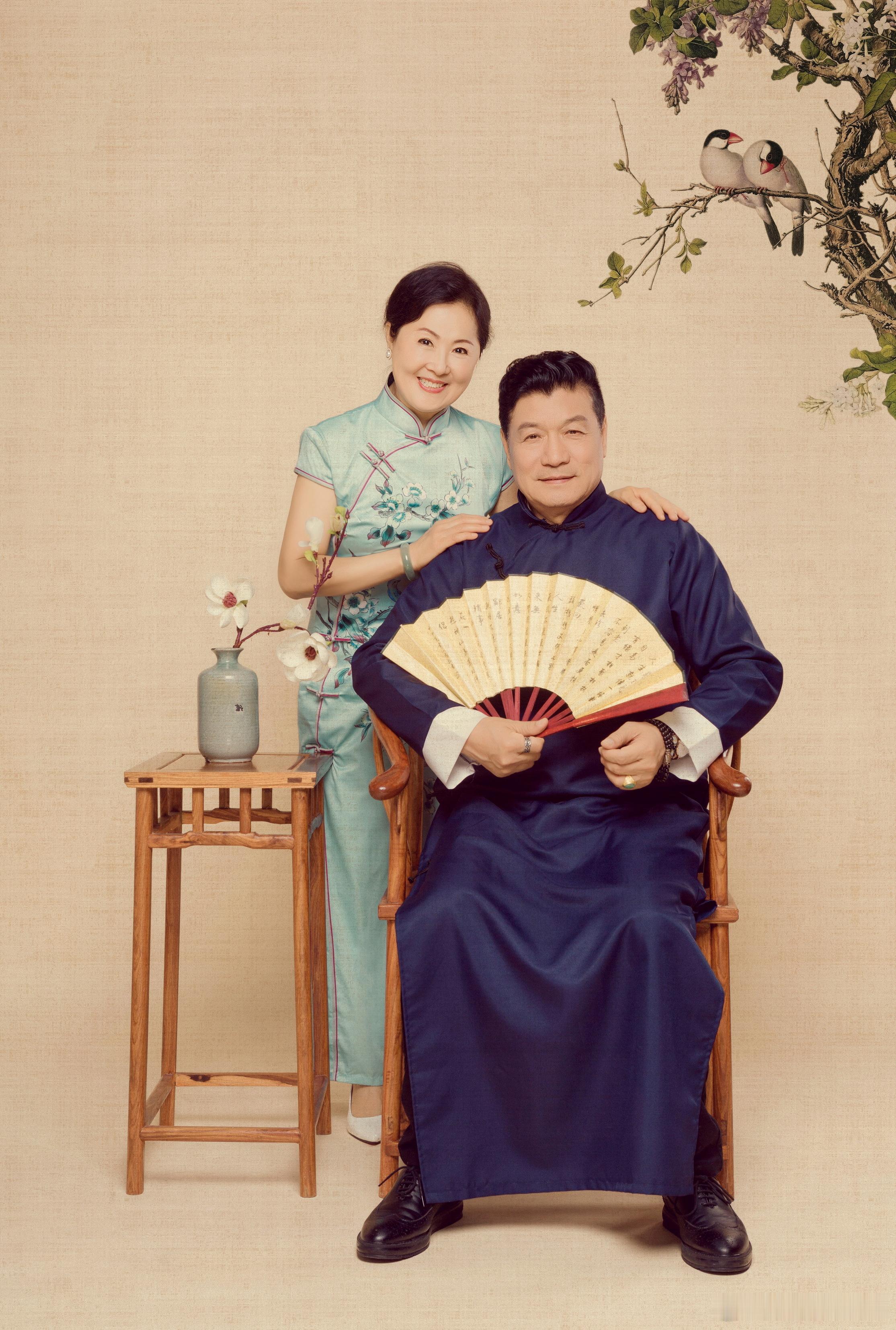 情人节，陪着我的两个情人一起过翻出了老照片听他们讲年轻时候的故事原来爸爸妈妈也有