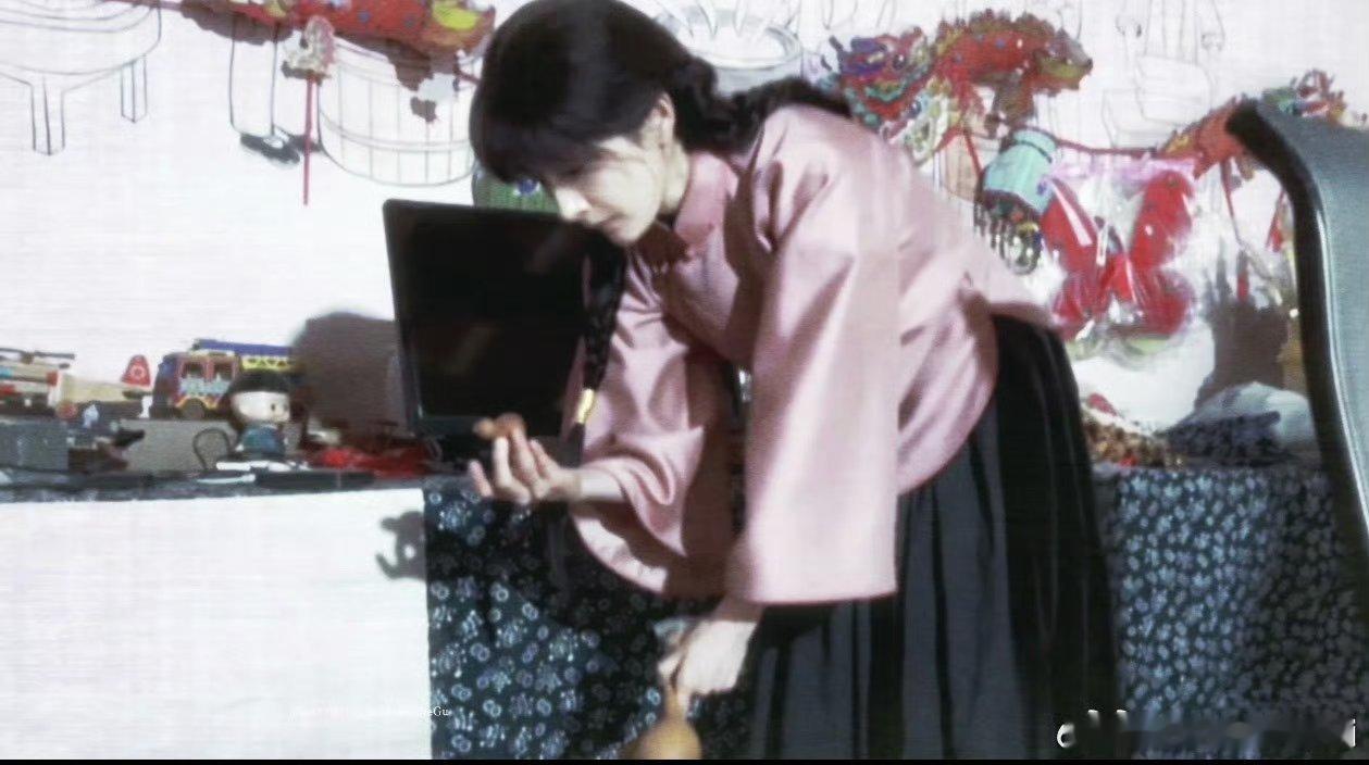 杨幂《生万物》后面剧情还有绣绣的少女求学时期，很漂亮的女学生造型 ​​​
