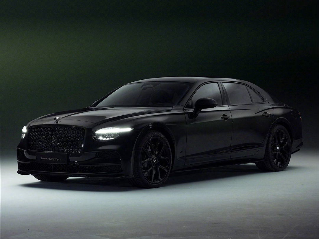 全新宾利飞驰发布。4.0T V8插混，8速DCT双离合+全时四驱+25.9kWh
