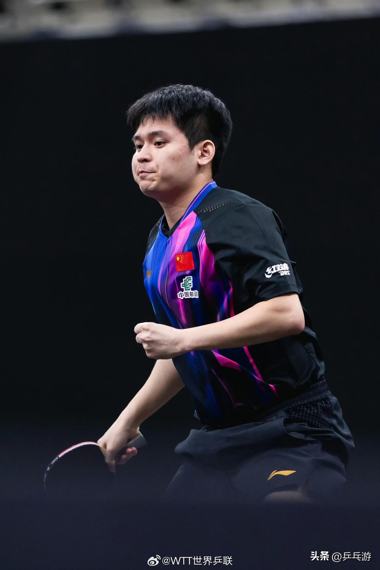 🏓“温瑞博加强心理建设，就是又一个樊振东。”去年，这句话的主语是林诗栋，今年换